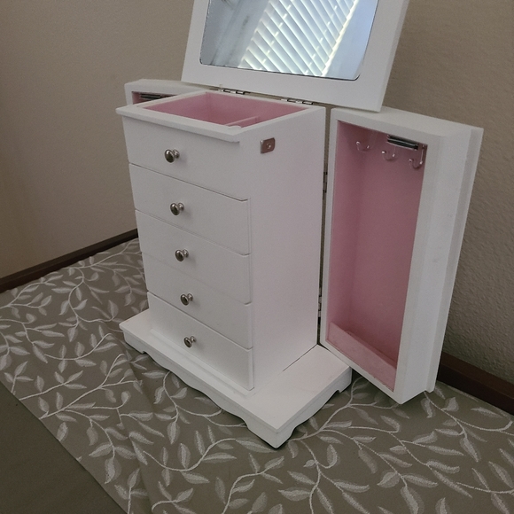 Sold!! - Picture 3 of 8